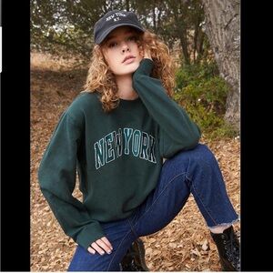 Brandy Melville Dark Green "New York" Pullover Sweatshirt
